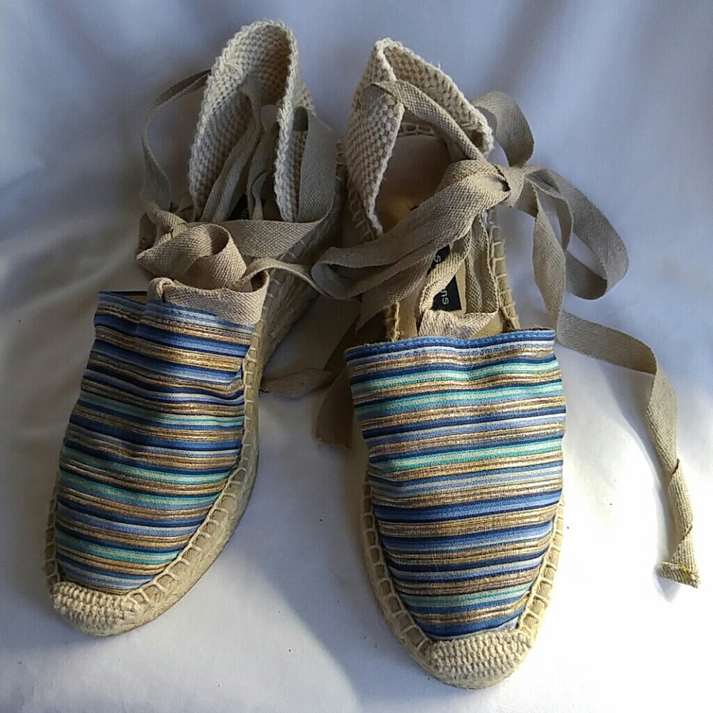 Shoes - Picture 2 of 7